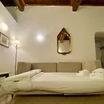 Idi\'S House